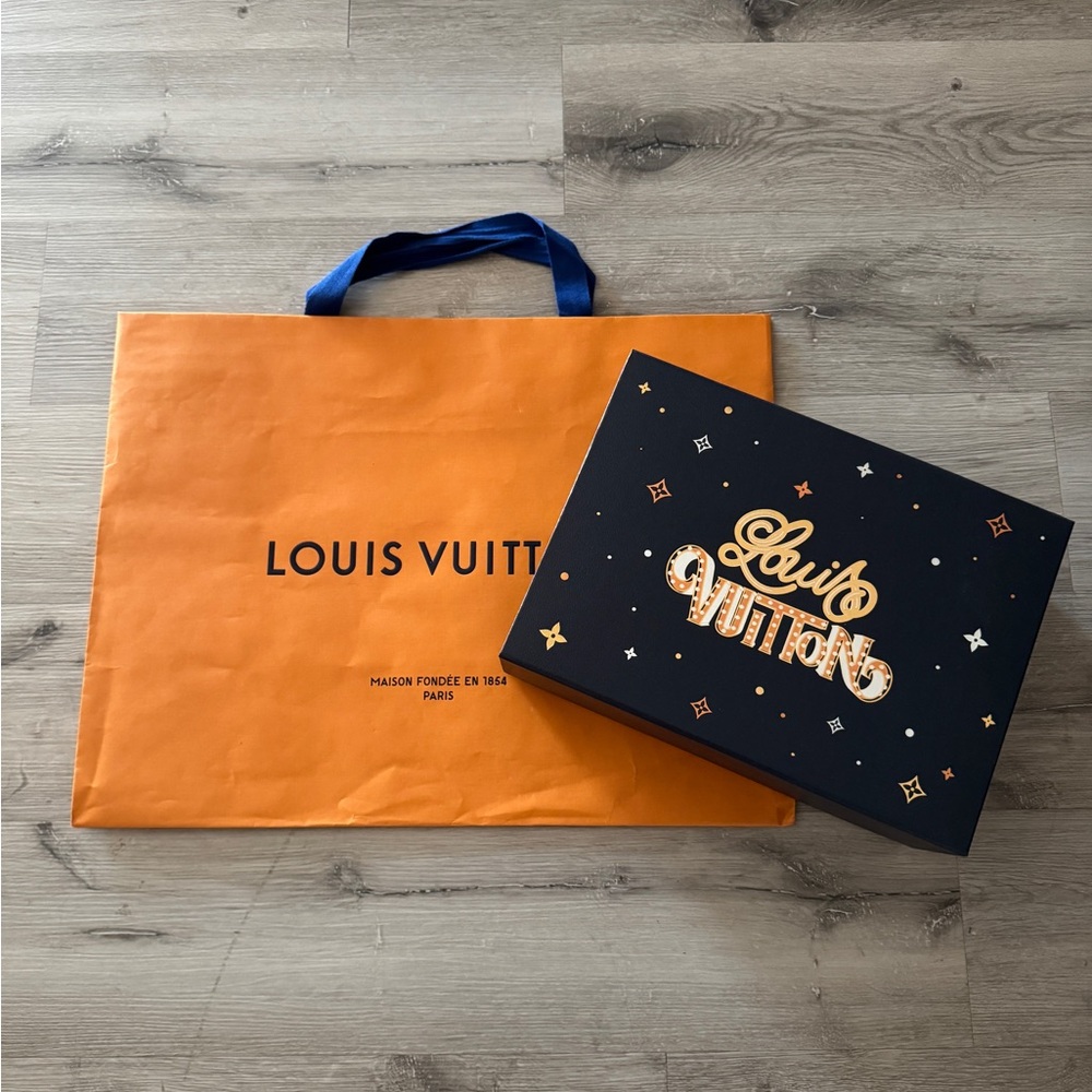 Louis Vuitton Orange and Navy Gift Box